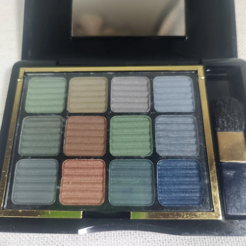 Vintage Eye Shadown Pallette From The Color institute